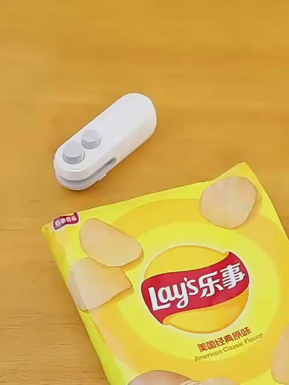 Portable Mini Sealing Machine 2 in 1 USB Rechargeable Magnetic Heat Sealing and Cutting Bag Sealer, Plastic Bag Sealing Machine, Multicolour